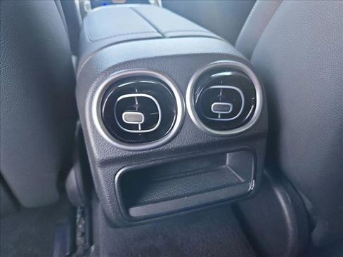 Used 2023 Mercedes-Benz C 300 Sedan image 14
