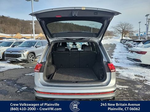 Certified 2022 Volkswagen Tiguan SE R-Line image 54