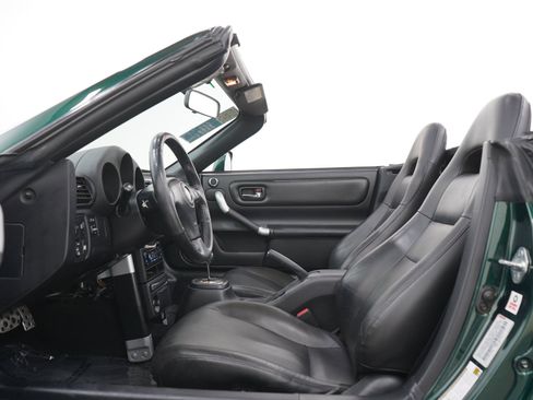 Used 2003 Toyota MR2 RWD image 15