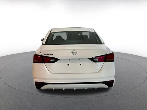 Used 2025 Nissan Altima 2.5 SV FWD image 10