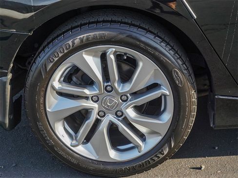 Used 2018 Honda Accord LX image 8