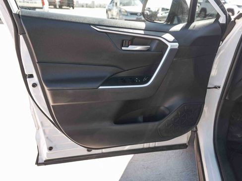 Used 2021 Toyota RAV4 XLE w/ Convenience Package AWD/4WD image 23