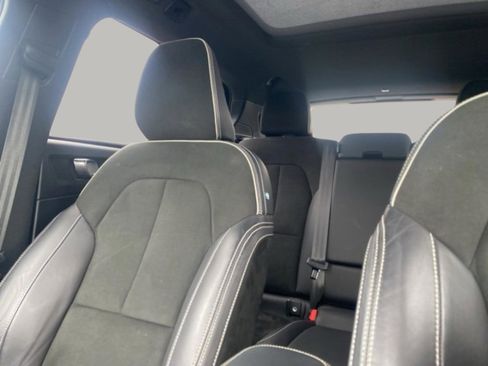 Used 2022 Volvo XC40 T4 R-Design w/ Climate Package image 29