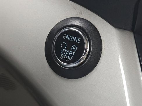 Used 2013 Ford C-MAX SEL image 25