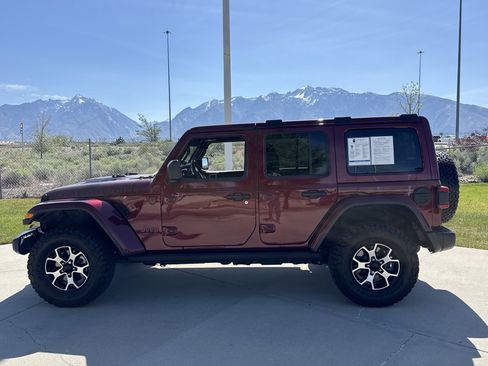 Used 2021 Jeep Wrangler Unlimited Rubicon AWD/4WD image 2