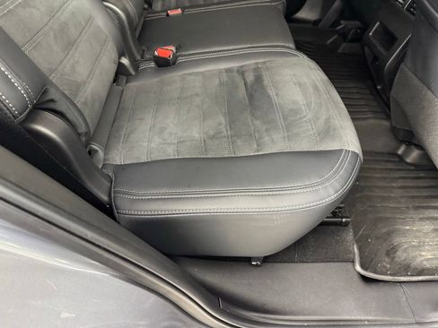 Used 2024 Mitsubishi Outlander SE image 29