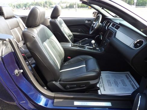 Used 2011 Ford Mustang GT Premium w/ Electronics Pkg RWD image 16