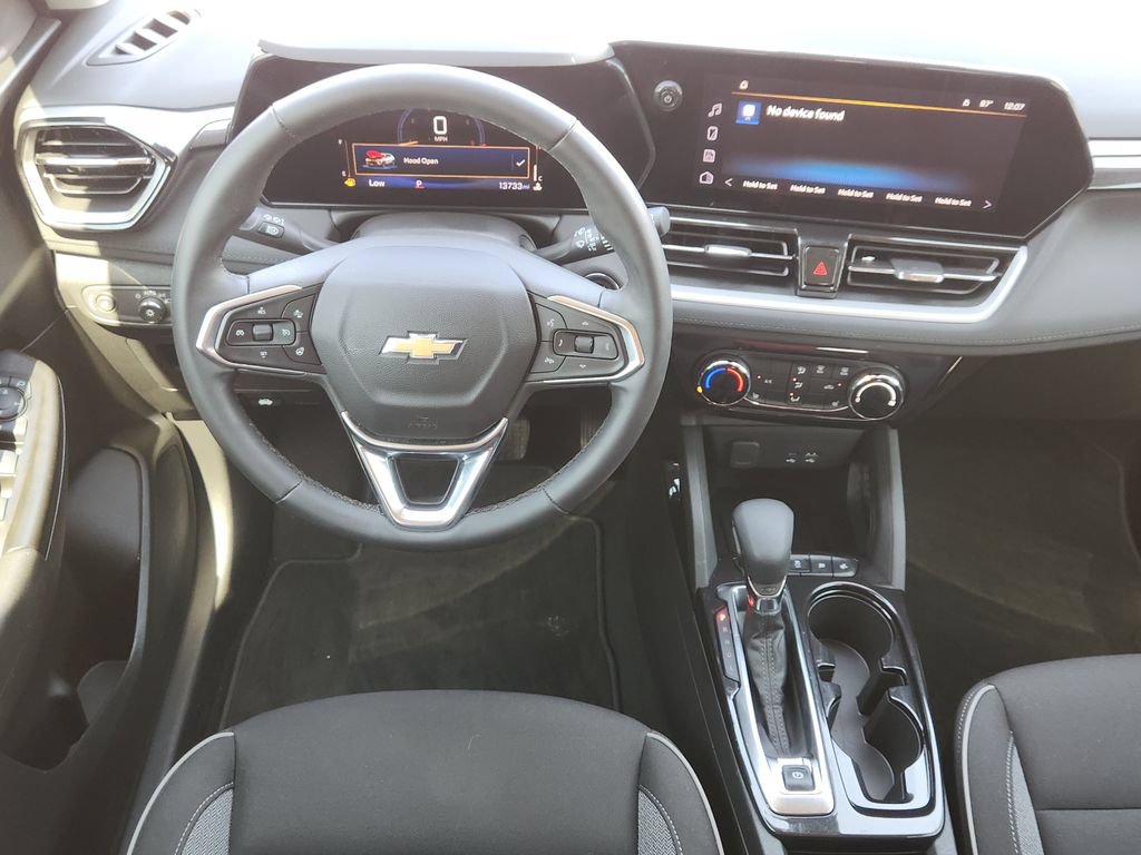 Used 2024 Chevrolet TrailBlazer LT w/ LT Cold Weather Package FWD image 21