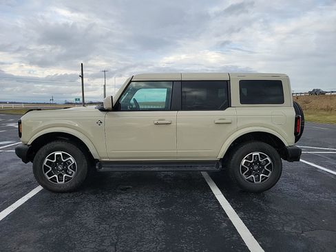 Used 2025 Ford Bronco Outer Banks image 3