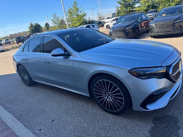 Used 2026 Mercedes-Benz E 350 4MATIC Sedan image 3