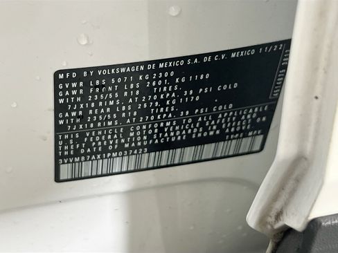 Used 2023 Volkswagen Tiguan SE image 31