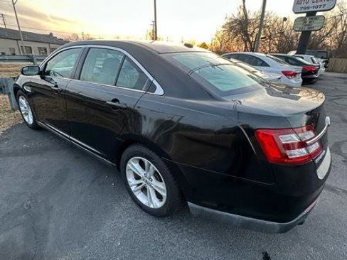 Used 2014 Ford Taurus SEL image 5