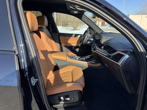 Used 2023 BMW X7 xDrive40i w/ M Sport Package image 17