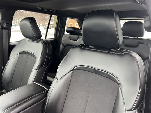 Used 2024 Jeep Grand Cherokee Altitude image 14