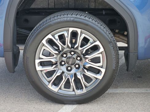 Certified 2025 GMC Sierra 1500 Denali Ultimate AWD/4WD image 12