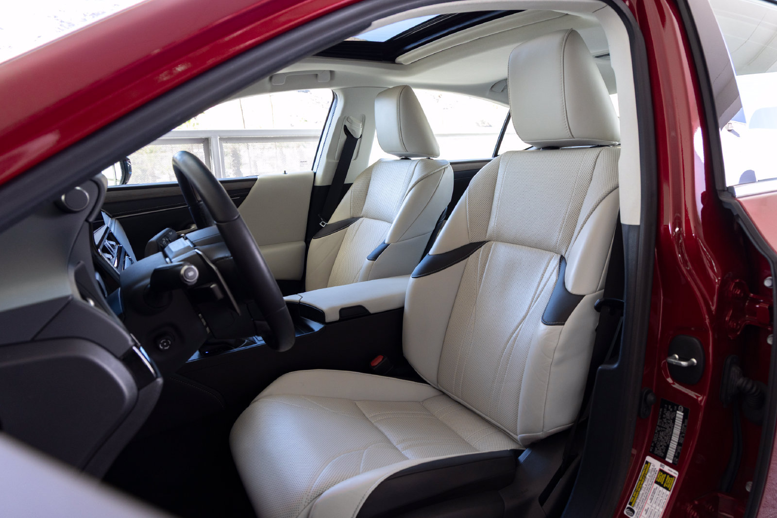 Used 2024 Lexus ES 300h w/ Technology Package FWD image 19