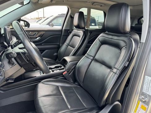 Used 2022 Lincoln Corsair Standard w/ Premium Package image 14