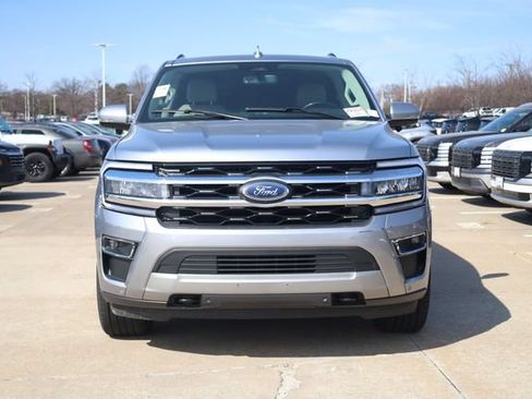 Used 2023 Ford Expedition Limited AWD/4WD image 2