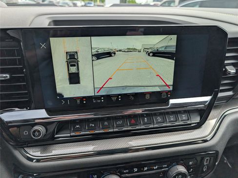 Used 2025 Chevrolet Silverado 1500 ZR2 w/ Technology Package AWD/4WD image 32