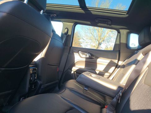 New 2024 Jeep Compass Trailhawk w/ Sun and Sound Group AWD/4WD image 41