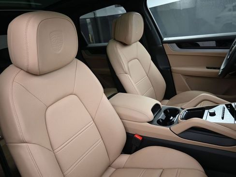 Certified 2026 Porsche Cayenne AWD/4WD image 27