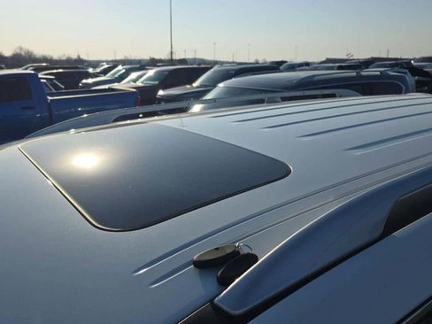 Used 2024 Nissan Armada SL w/ Captain's Chairs Package image 21