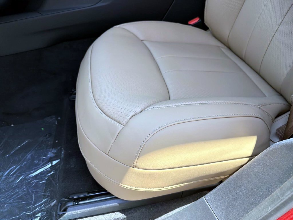 Used 2026 Land Rover Range Rover Sport SE AWD/4WD image 18