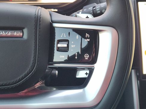 New 2025 Land Rover Range Rover Long Wheelbase SE image 30