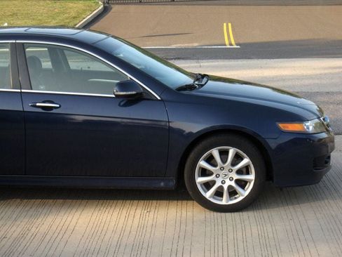 Used 2007 Acura TSX w/ Navigation FWD image 10
