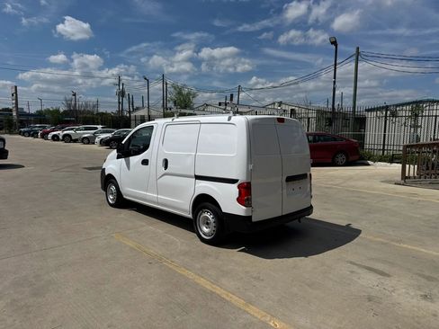 Used 2019 Nissan NV200 S image 4
