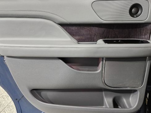 Used 2019 Lincoln Navigator L Reserve image 26