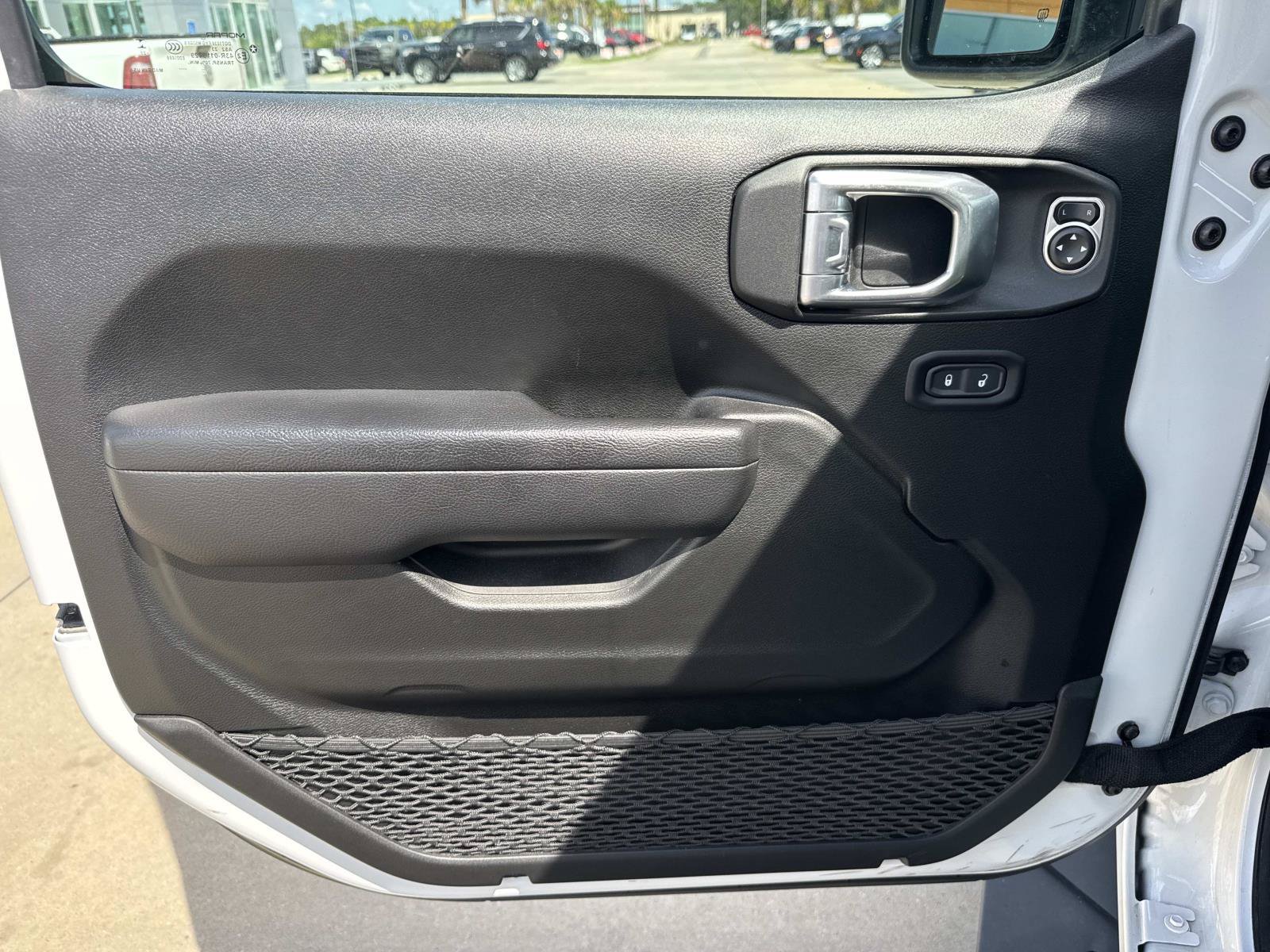 Used 2023 Jeep Gladiator Sport AWD/4WD image 17