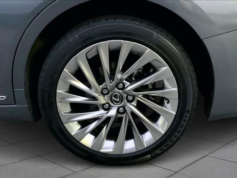 Used 2019 Lexus ES 300h image 10