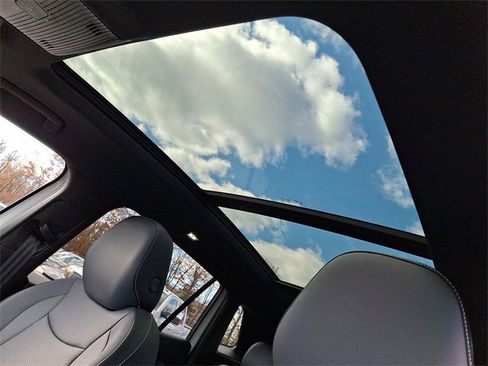 New 2026 Volkswagen Tiguan SE R-Line image 7