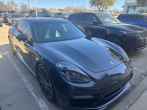 Used 2019 Porsche Panamera 4 image 1