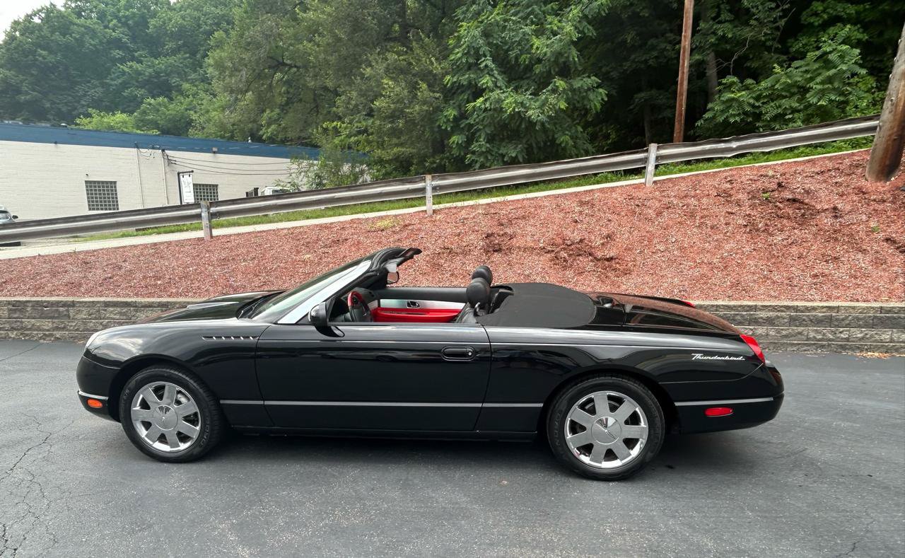 Used 2002 Ford Thunderbird RWD image 4