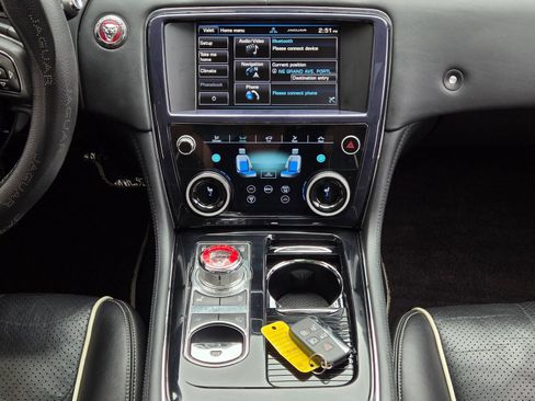 Used 2014 Jaguar XJ AWD image 26