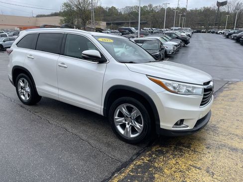 Used 2015 Toyota Highlander Limited w/ Driver Technology Package FWD image 6