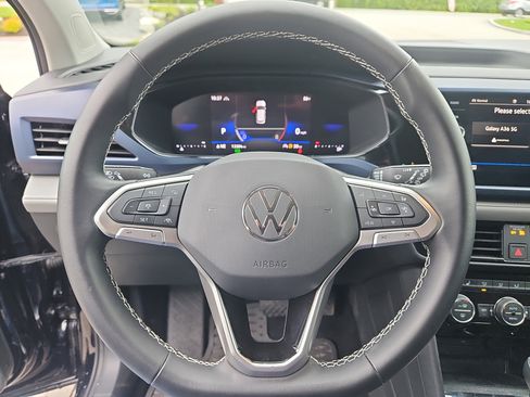 Certified 2024 Volkswagen Taos SE AWD/4WD image 21