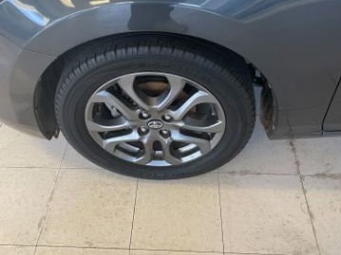 Used 2020 Toyota Yaris XLE image 36