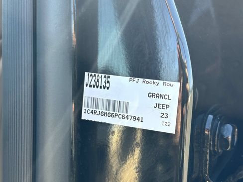 Used 2023 Jeep Grand Cherokee Limited w/ Trailer Tow Prep Group (B) RWD image 33
