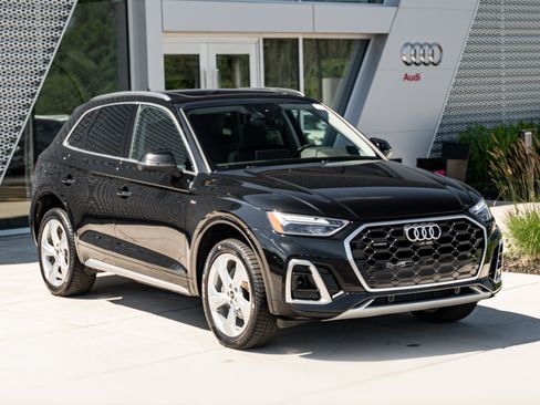 Certified 2023 Audi Q5 2.0T Premium Plus w/ Premium Plus Package AWD/4WD image 2