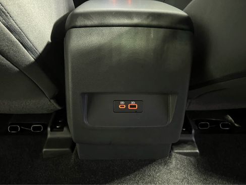 Certified 2025 Nissan Frontier SV AWD/4WD image 11