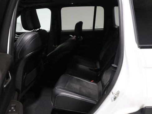 Used 2023 Jeep Grand Cherokee Altitude image 19