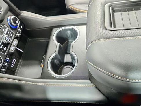 Used 2024 GMC Yukon AT4 w/ Technology Package image 16