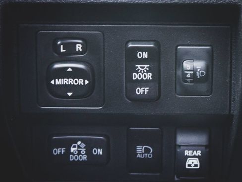 Used 2021 Toyota Tundra SR5 w/ SX Package AWD/4WD image 7