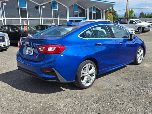 Used 2017 Chevrolet Cruze Premier FWD image 7