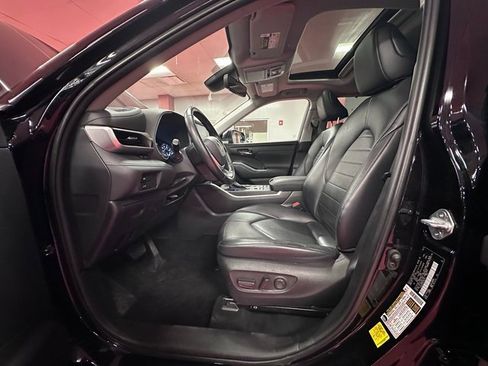 Certified 2022 Toyota Highlander XLE image 9