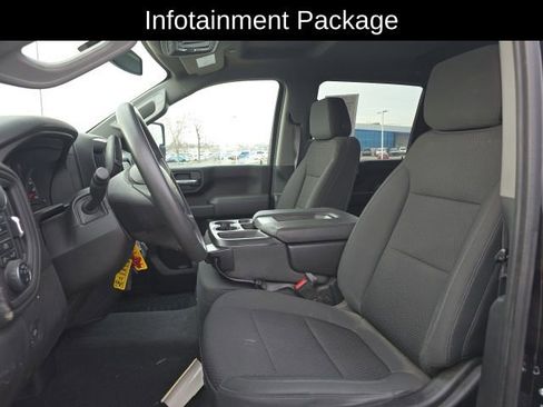 Used 2022 Chevrolet Silverado 2500 Custom w/ Custom Value Package image 9