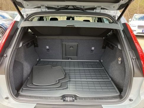 New 2026 Volvo XC40 B5 Plus w/ Climate Package AWD/4WD image 17